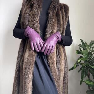 Vintage Lord & Taylor quiet Luxury purple genuine Leather Gloves cashmere lined